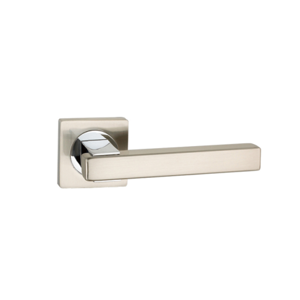 Zinc Alloy Door Handle On Square Rosette 2K447